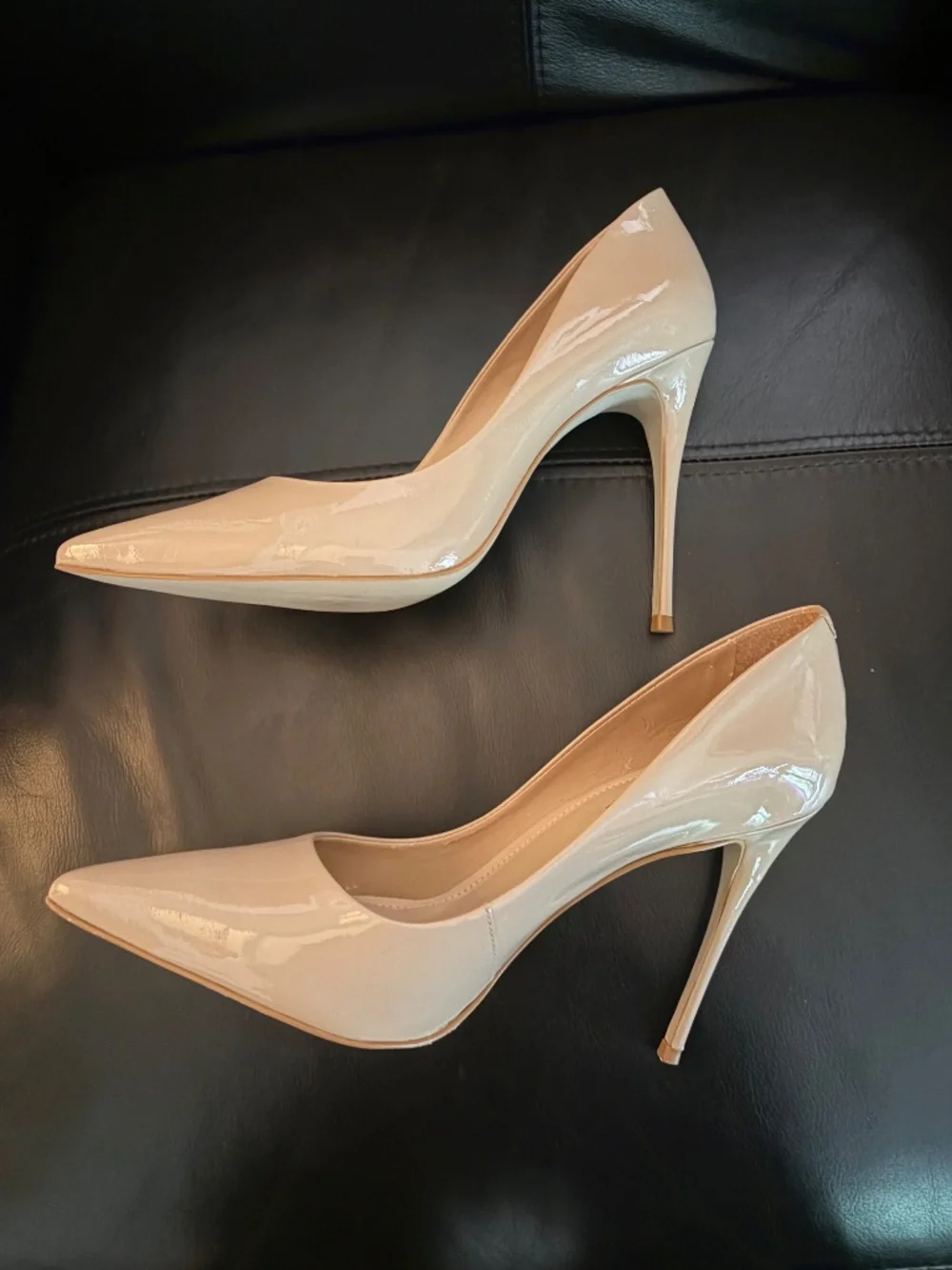 Ava & Aiden Nude Patent Pointed-Toe Stiletto Pumps - Size 8 w/matching bag